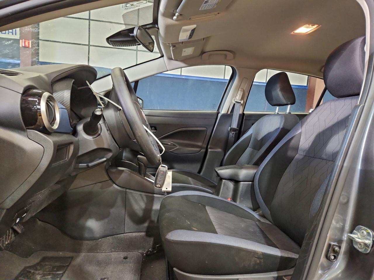 2025 NISSAN VERSA SV photo 13