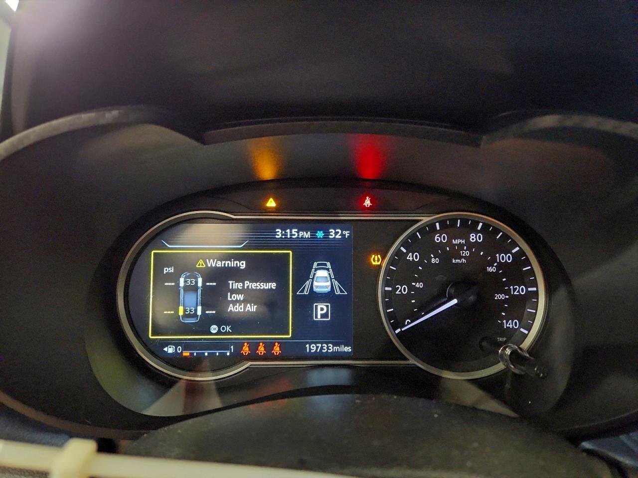 2025 NISSAN VERSA SV photo 17