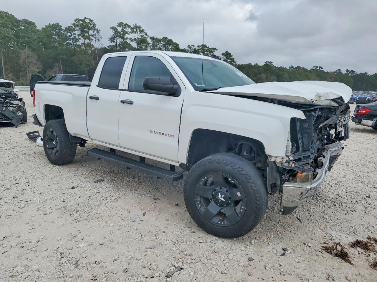 2014 CHEVROLET SILVERADO C1500 LT photo 4