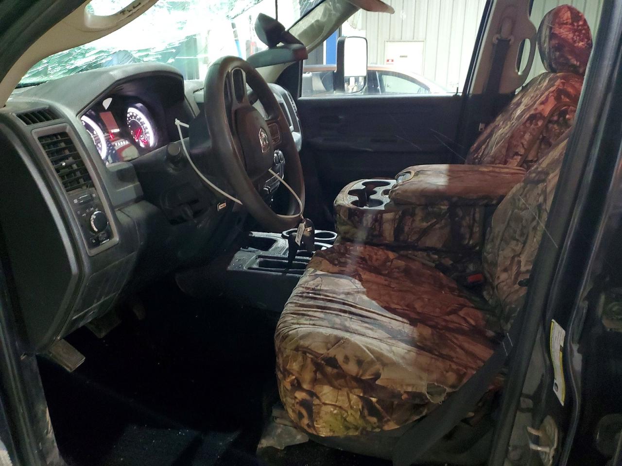 2018 RAM 3500 ST photo 13