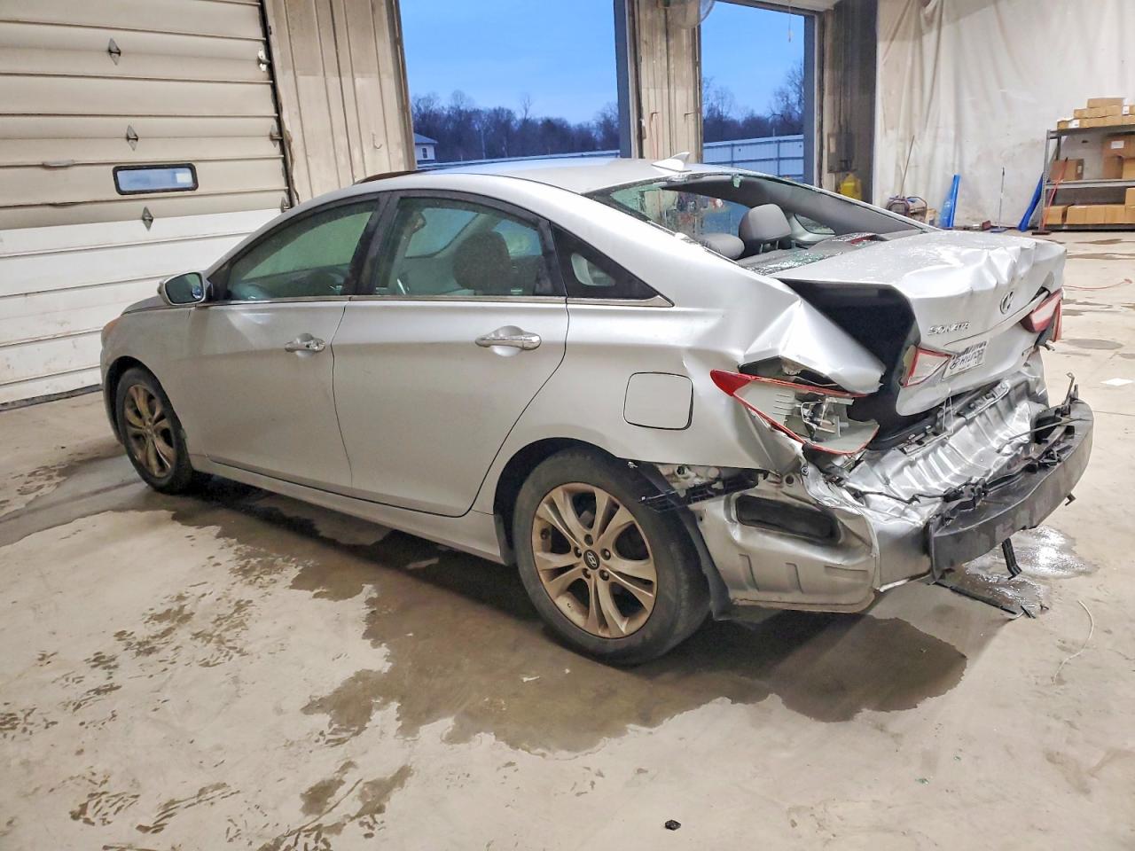 2013 HYUNDAI SONATA SE photo 2