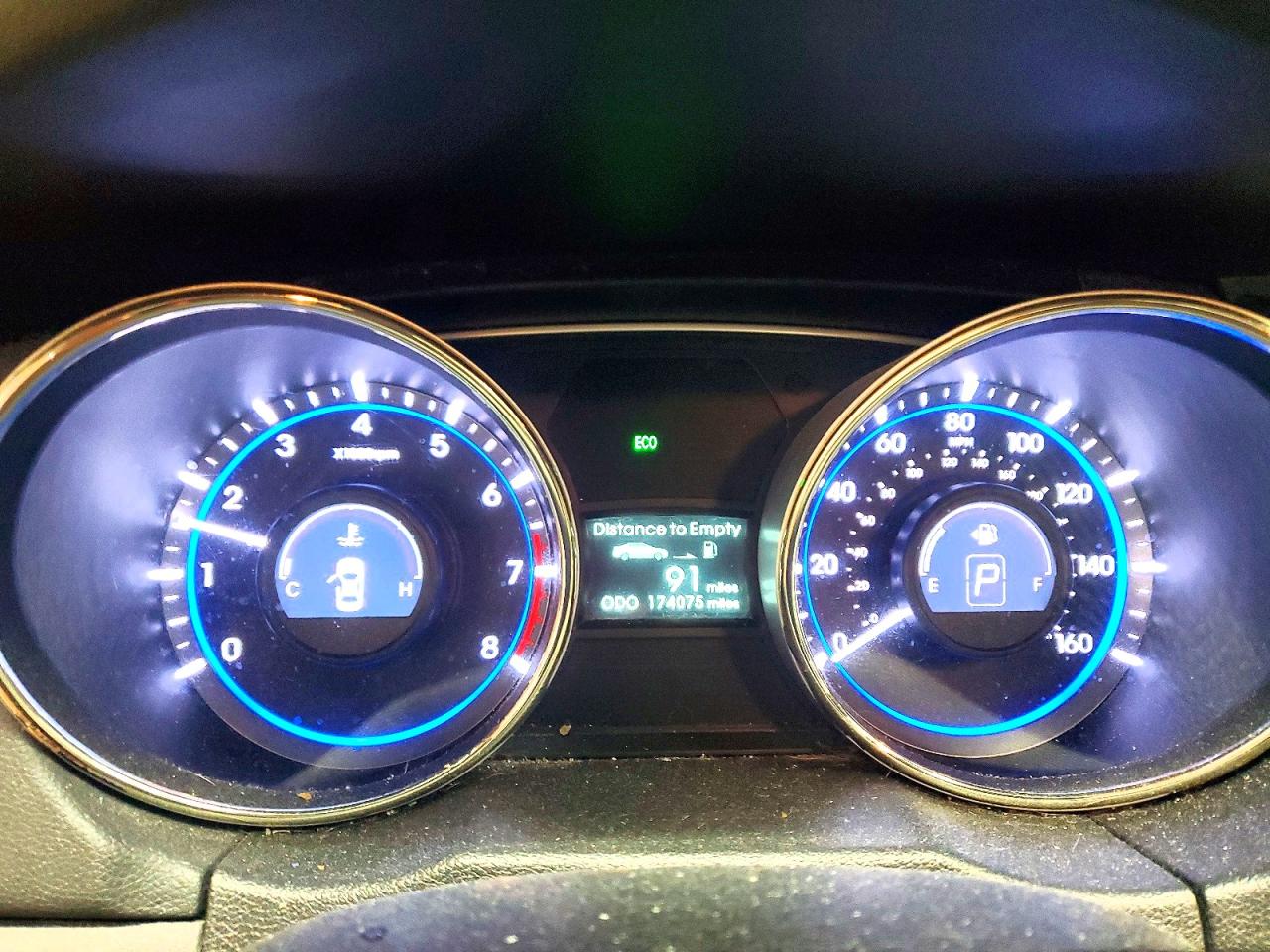 2013 HYUNDAI SONATA SE photo 9