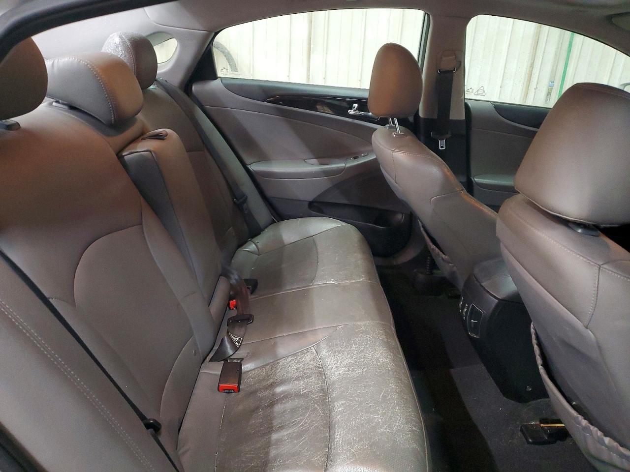 2013 HYUNDAI SONATA SE photo 10
