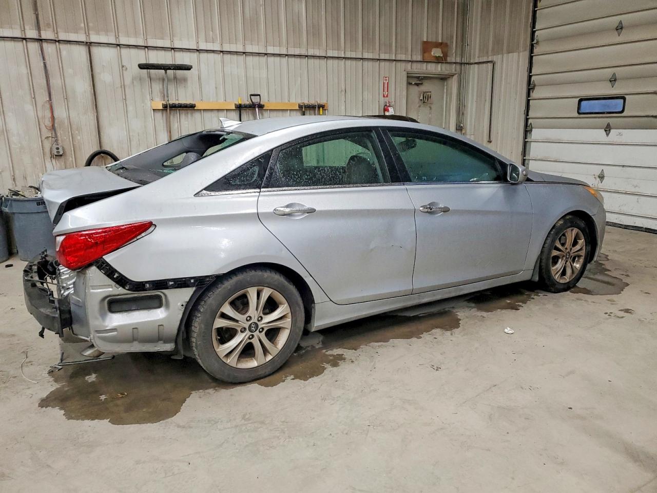 2013 HYUNDAI SONATA SE photo 3