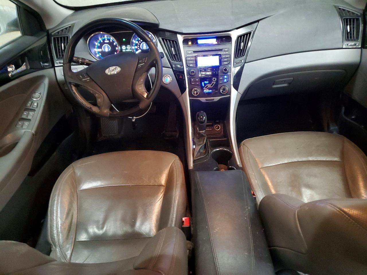 2013 HYUNDAI SONATA SE photo 8