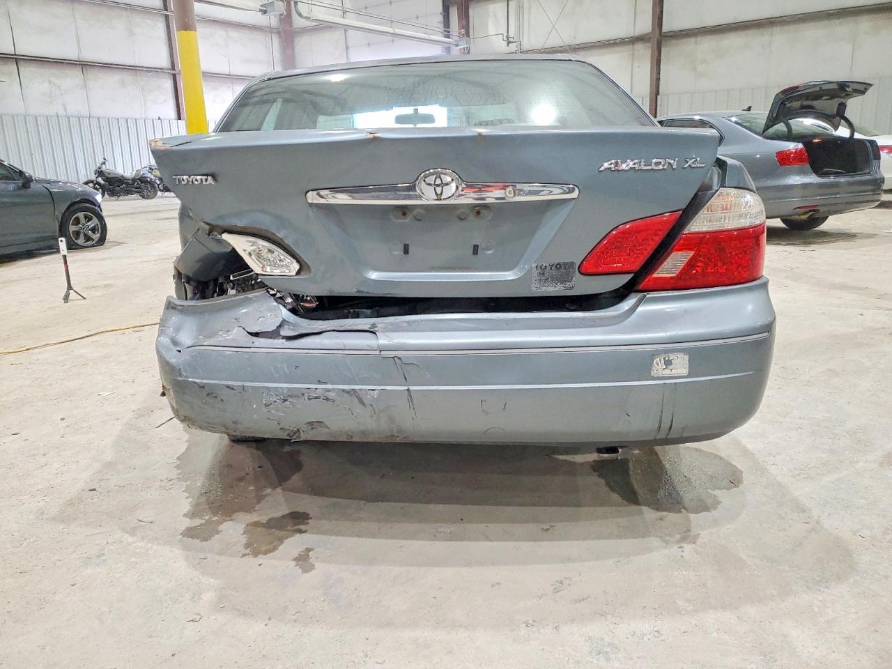 2004 TOYOTA AVALON XL photo 6