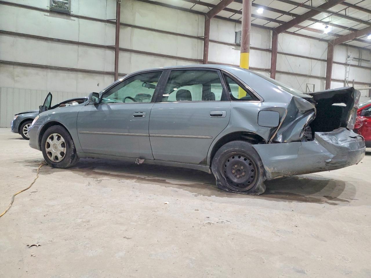2004 TOYOTA AVALON XL photo 2