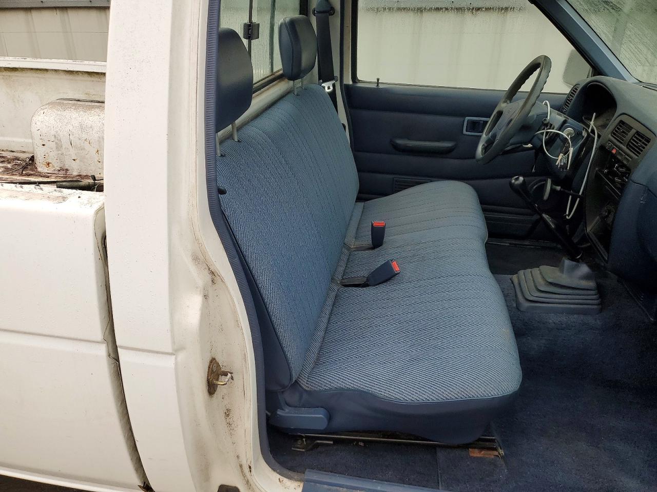 1994 NISSAN TRUCK BASE photo 10