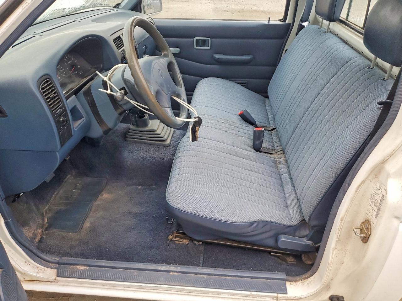 1994 NISSAN TRUCK BASE photo 7