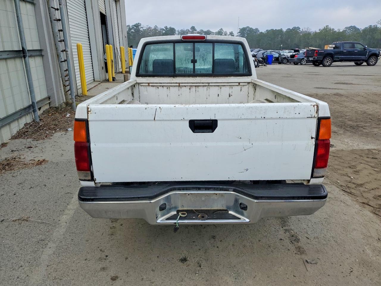 1994 NISSAN TRUCK BASE photo 6