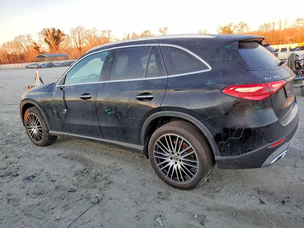 2025 MERCEDES-BENZ GLC 300 photo 2