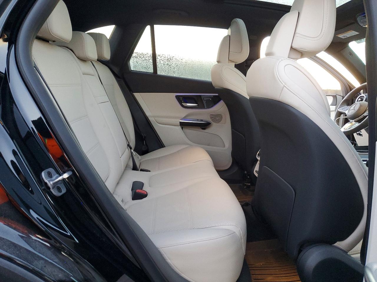 2025 MERCEDES-BENZ GLC 300 photo 10