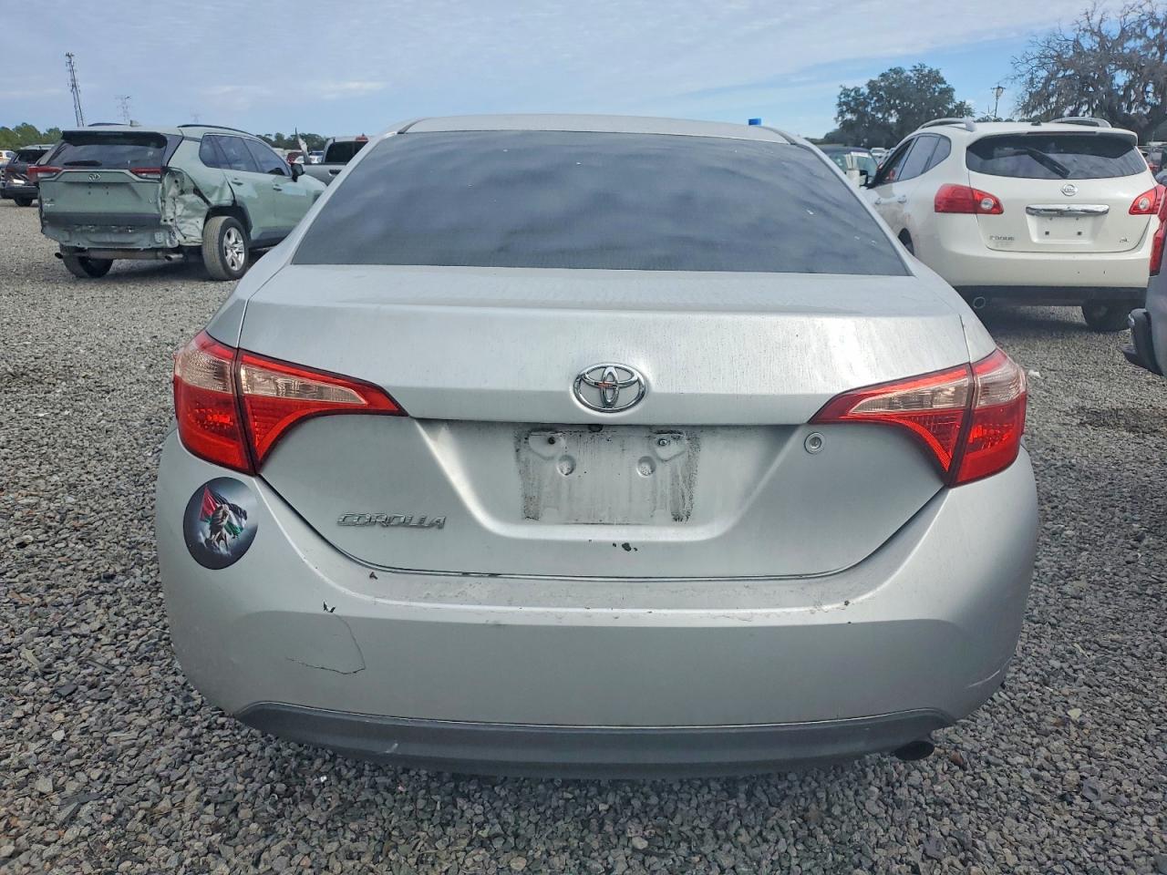2018 TOYOTA COROLLA L photo 11
