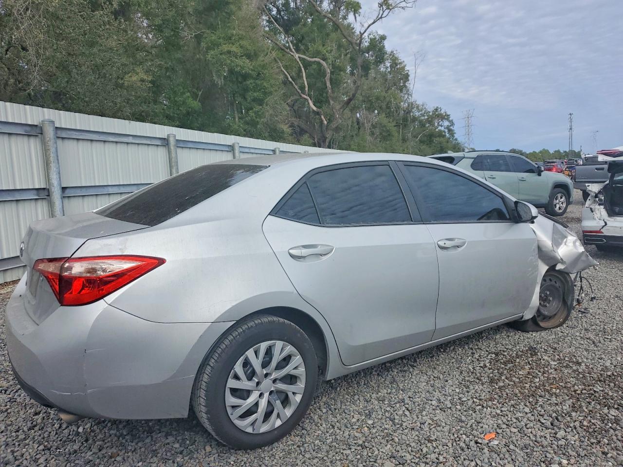 2018 TOYOTA COROLLA L photo 5