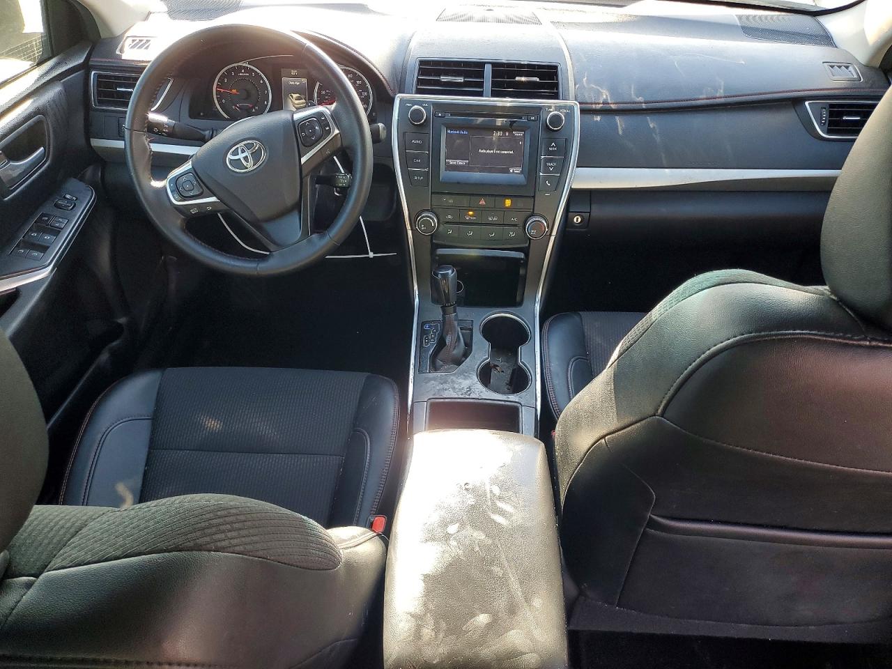 2017 TOYOTA CAMRY LE photo 8