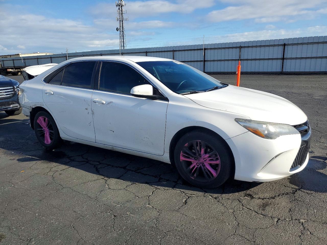 2017 TOYOTA CAMRY LE photo 4
