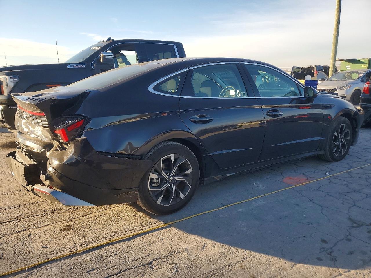 2024 HYUNDAI SONATA SEL photo 3