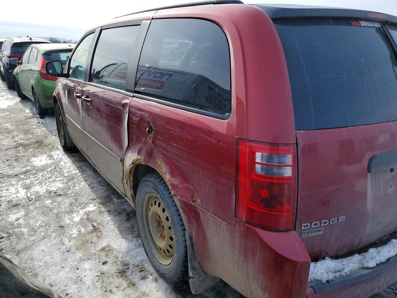 2010 DODGE GRAND CARAVAN SE photo 2