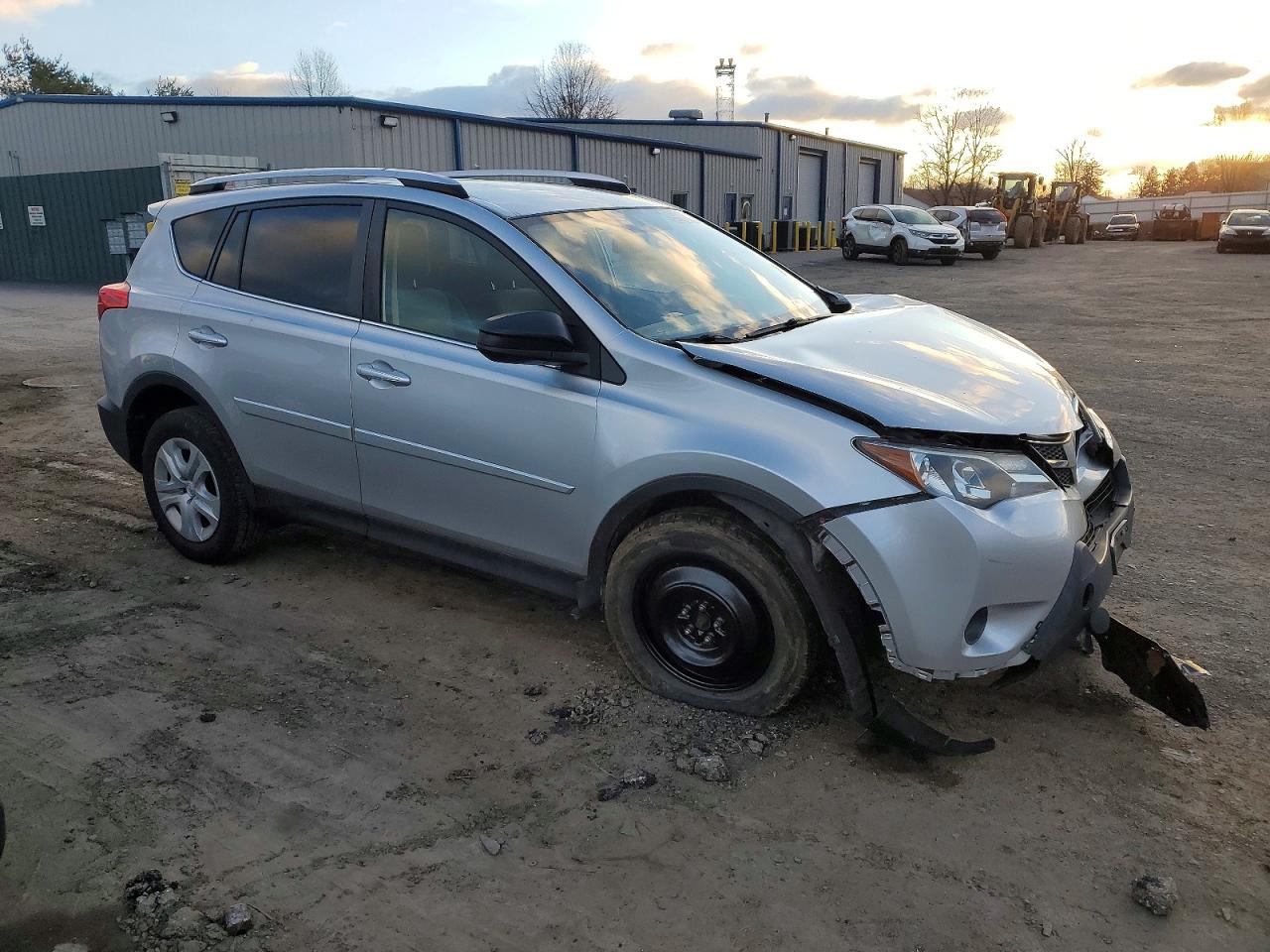 2015 TOYOTA RAV4 LE photo 4