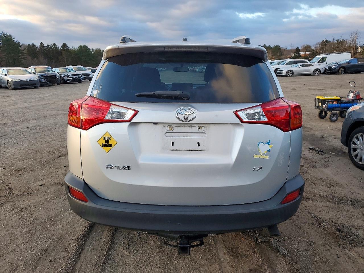 2015 TOYOTA RAV4 LE photo 6