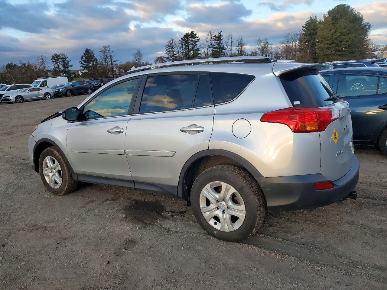 2015 TOYOTA RAV4 LE photo 2