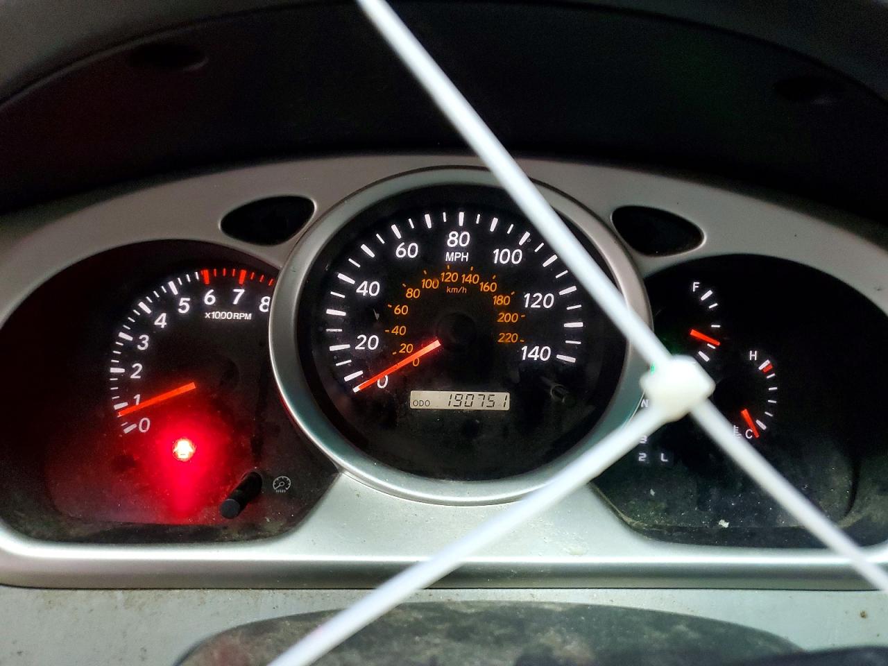 2005 TOYOTA HIGHLANDER LIMITED photo 9
