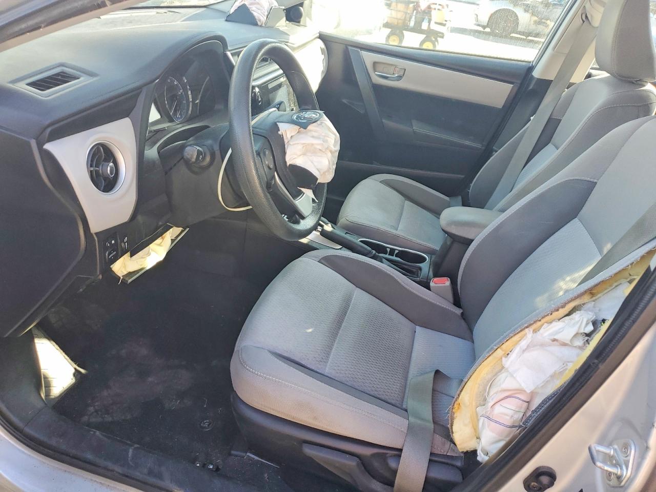 2017 TOYOTA COROLLA L photo 7