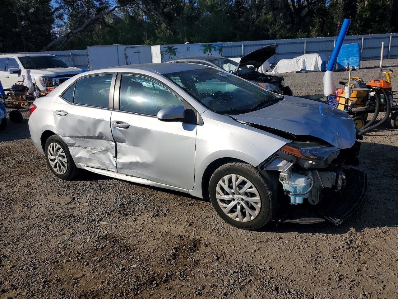 2017 TOYOTA COROLLA L photo 4