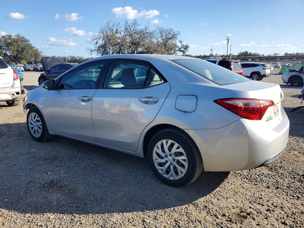 2017 TOYOTA COROLLA L photo 2