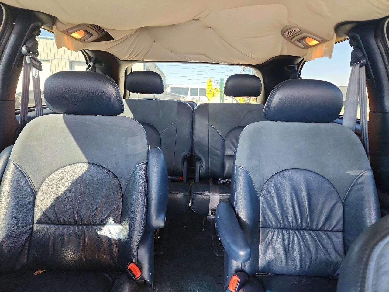 2003 CHRYSLER TOWN & COUNTRY LIMITED photo 10