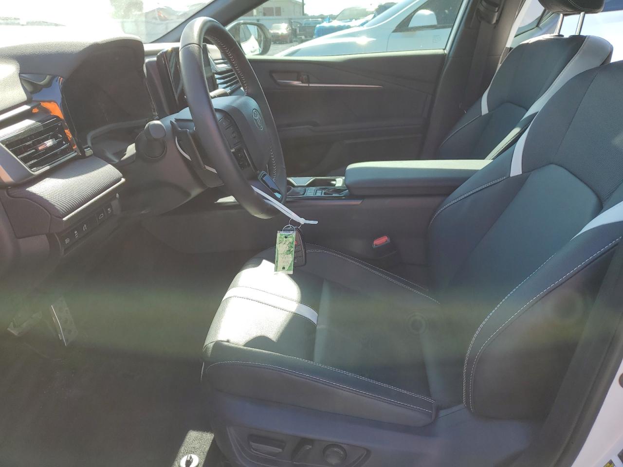 2025 TOYOTA CAMRY XSE photo 7