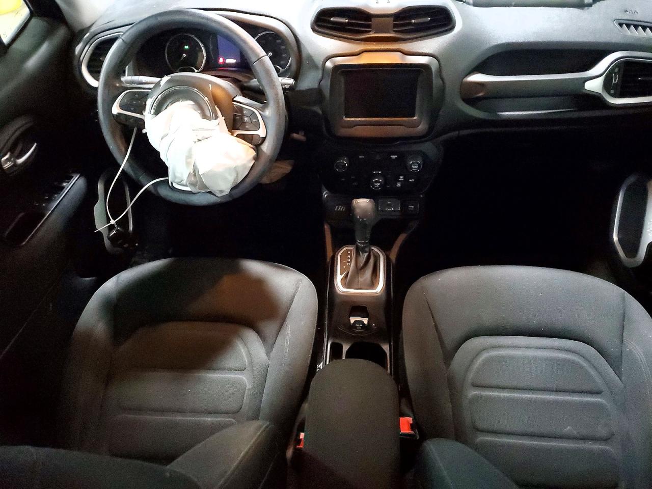 2019 JEEP RENEGADE LATITUDE photo 8