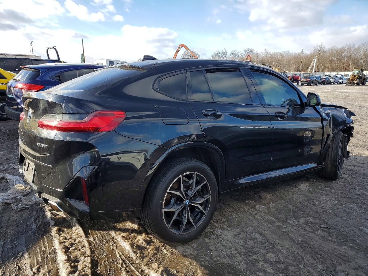 2022 BMW X4 XDRIVE30I photo 3