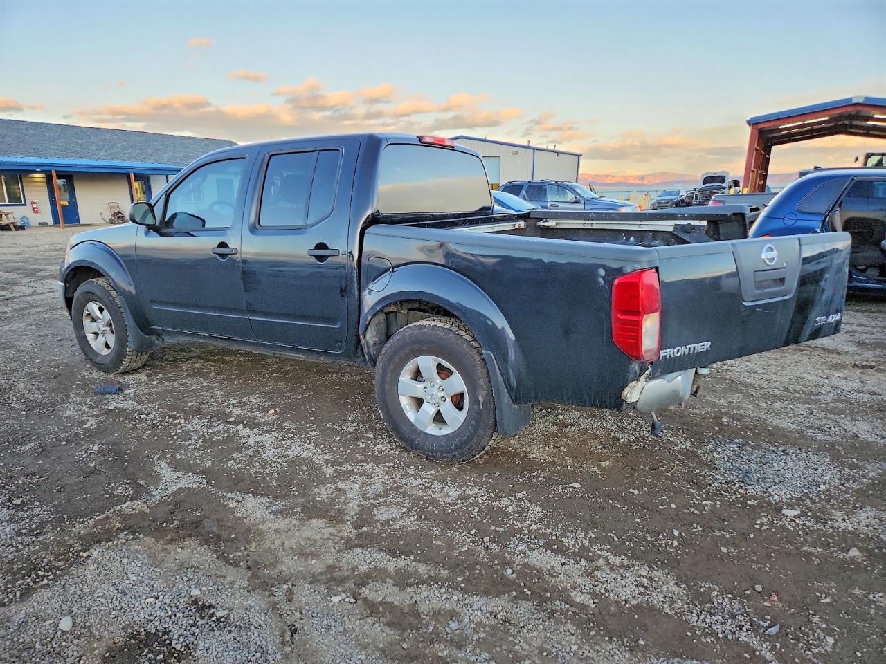 2009 NISSAN FRONTIER CREW CAB SE photo 2