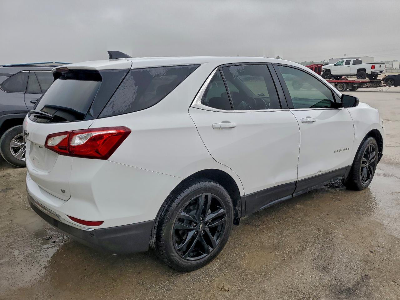 2021 CHEVROLET EQUINOX LT photo 3