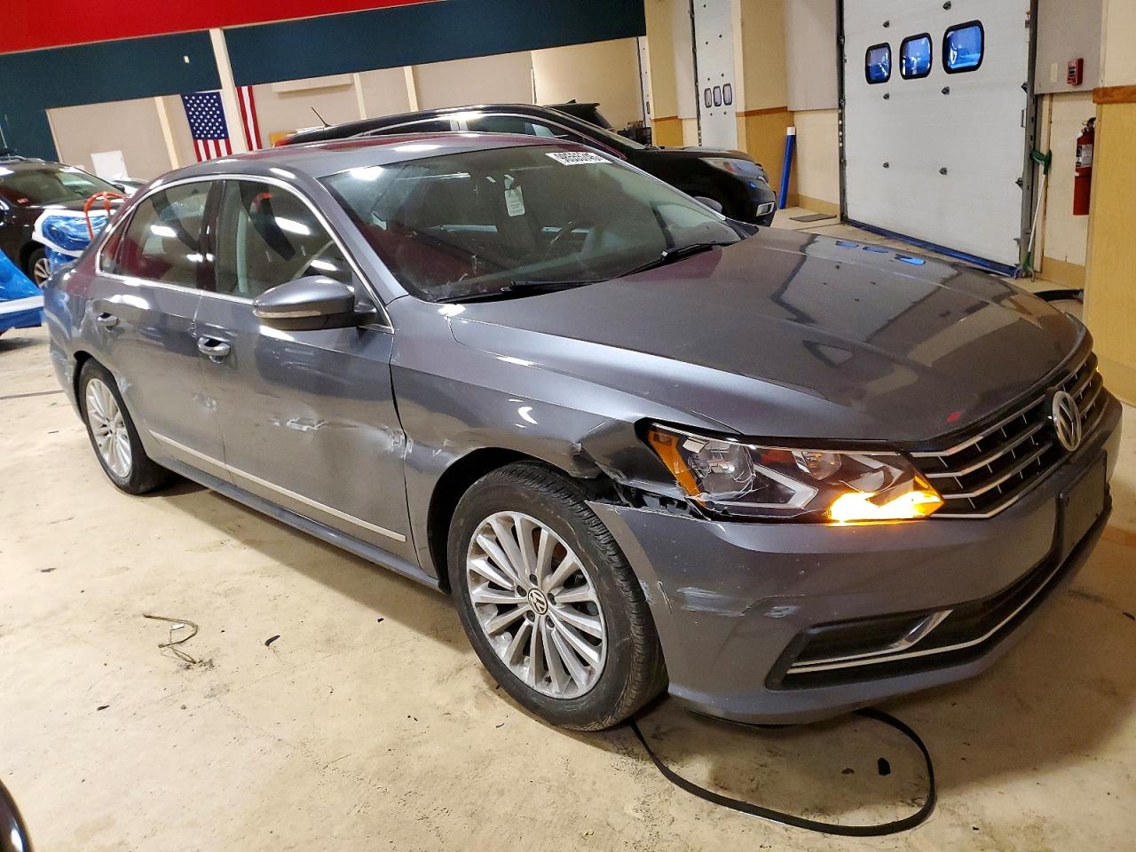 2017 VOLKSWAGEN PASSAT SE photo 4