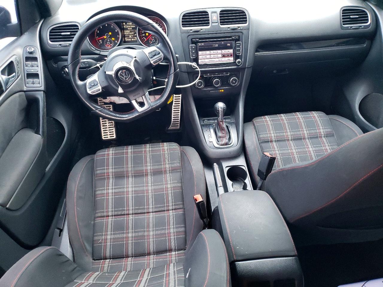 2013 VOLKSWAGEN GTI photo 8