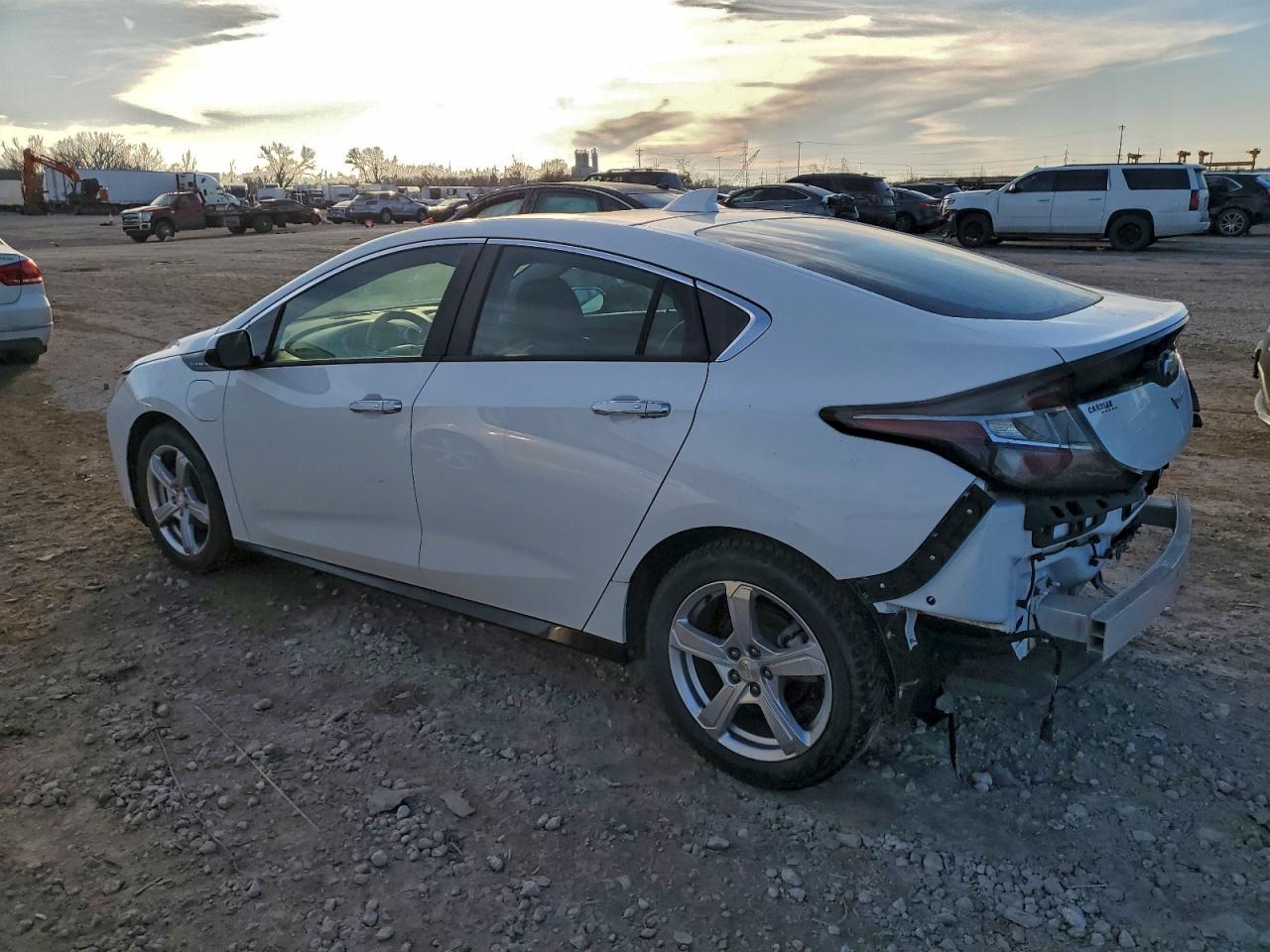 2017 CHEVROLET VOLT LT photo 2