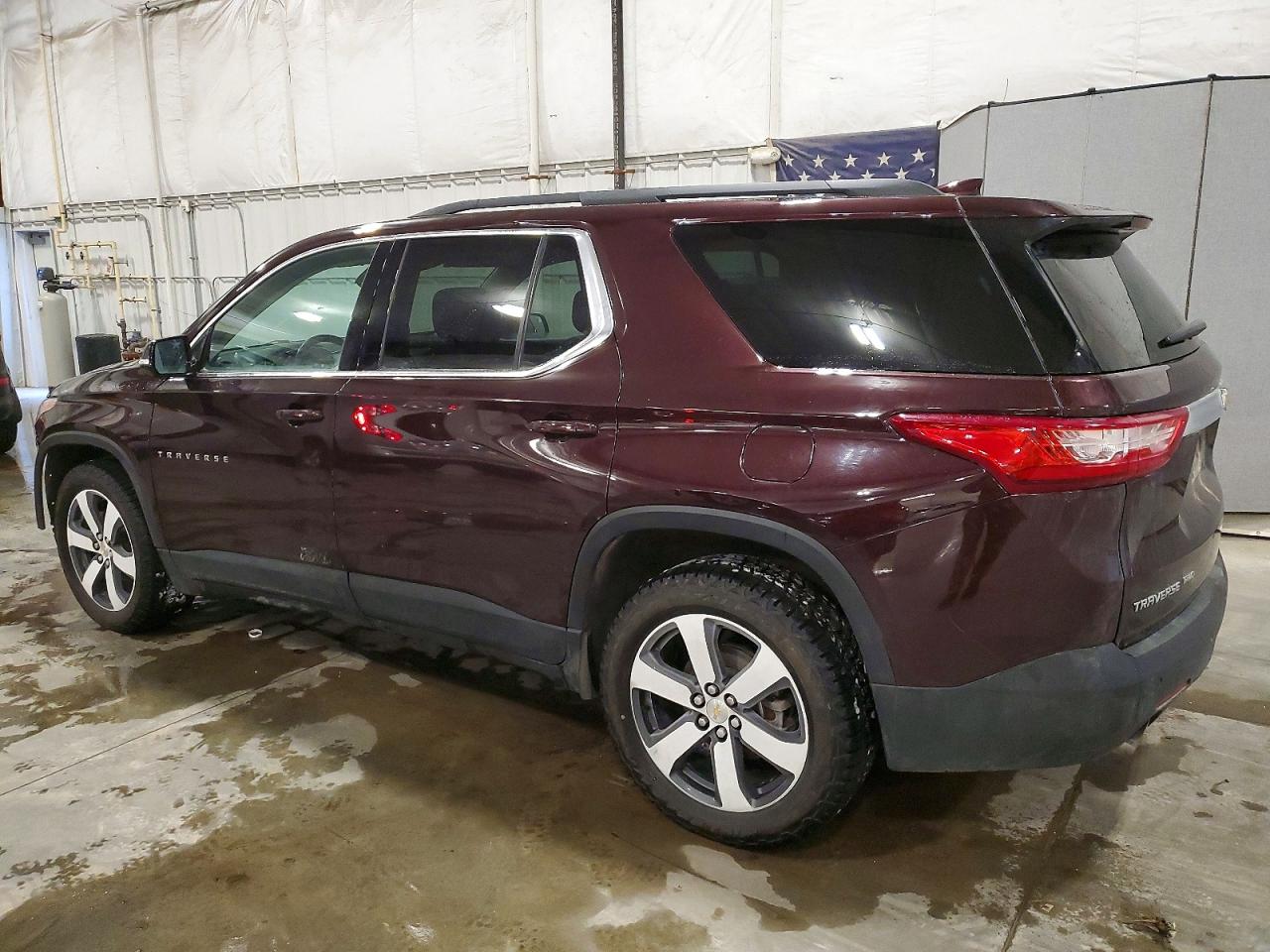 2019 CHEVROLET TRAVERSE LT photo 2