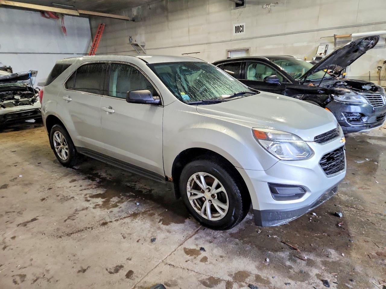 2017 CHEVROLET EQUINOX LS photo 4
