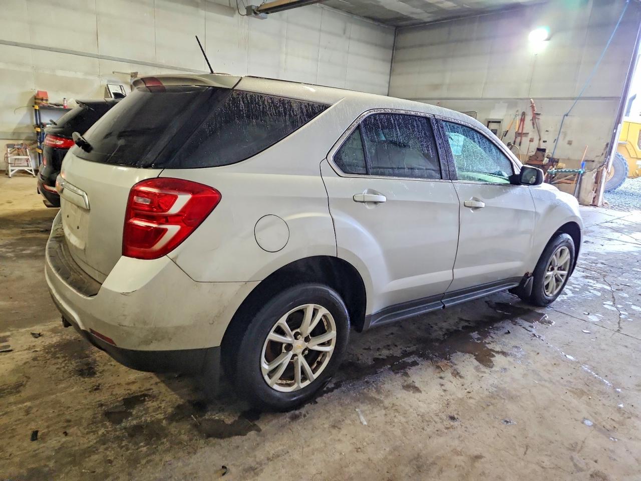 2017 CHEVROLET EQUINOX LS photo 3