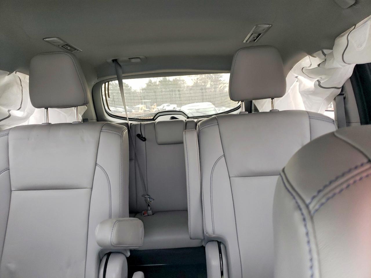 2019 TOYOTA HIGHLANDER SE photo 19