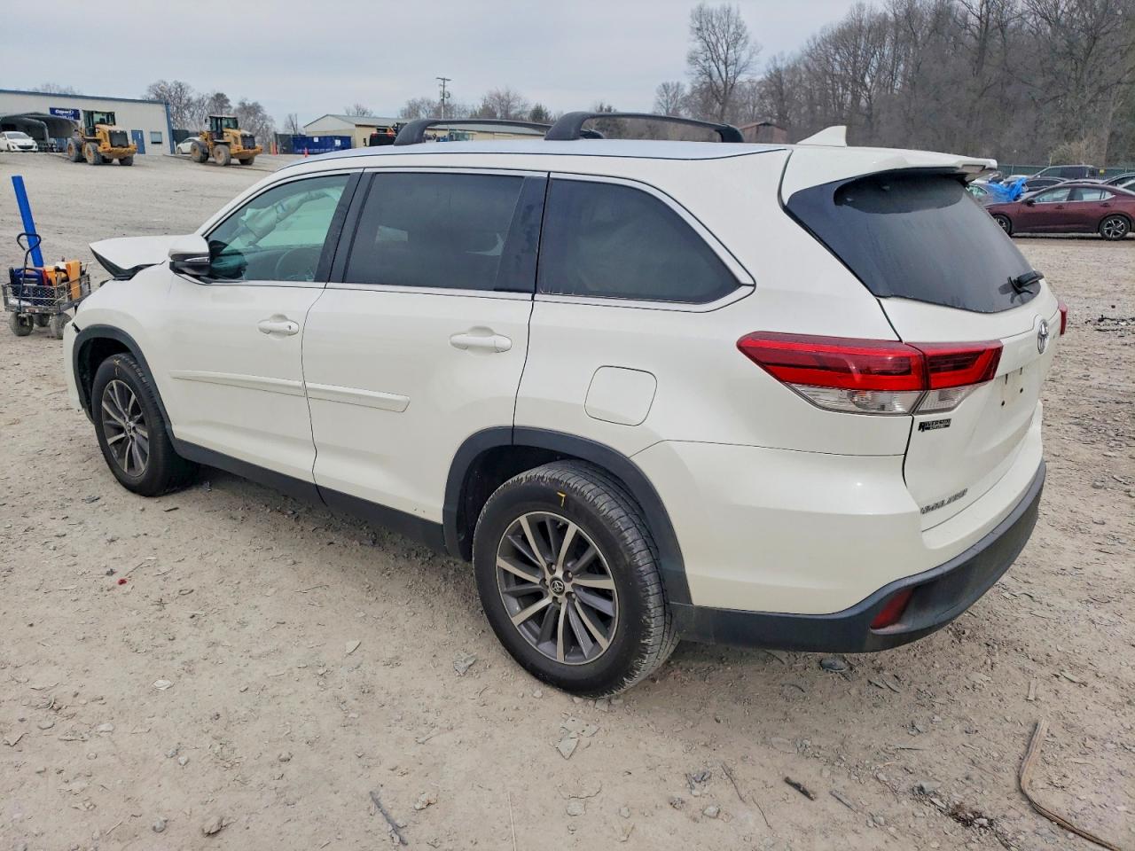 2019 TOYOTA HIGHLANDER SE photo 3