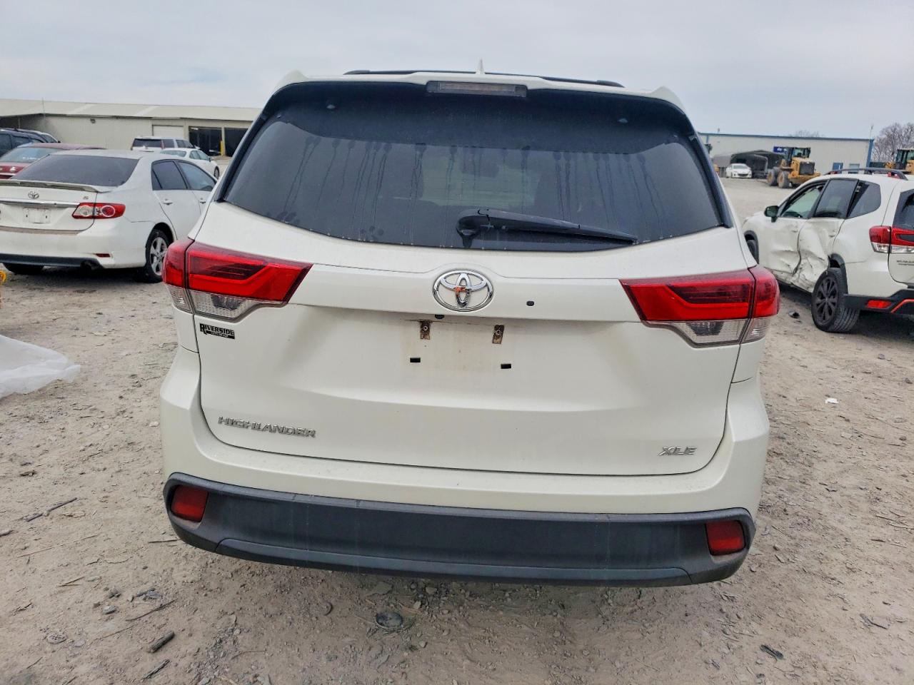 2019 TOYOTA HIGHLANDER SE photo 11
