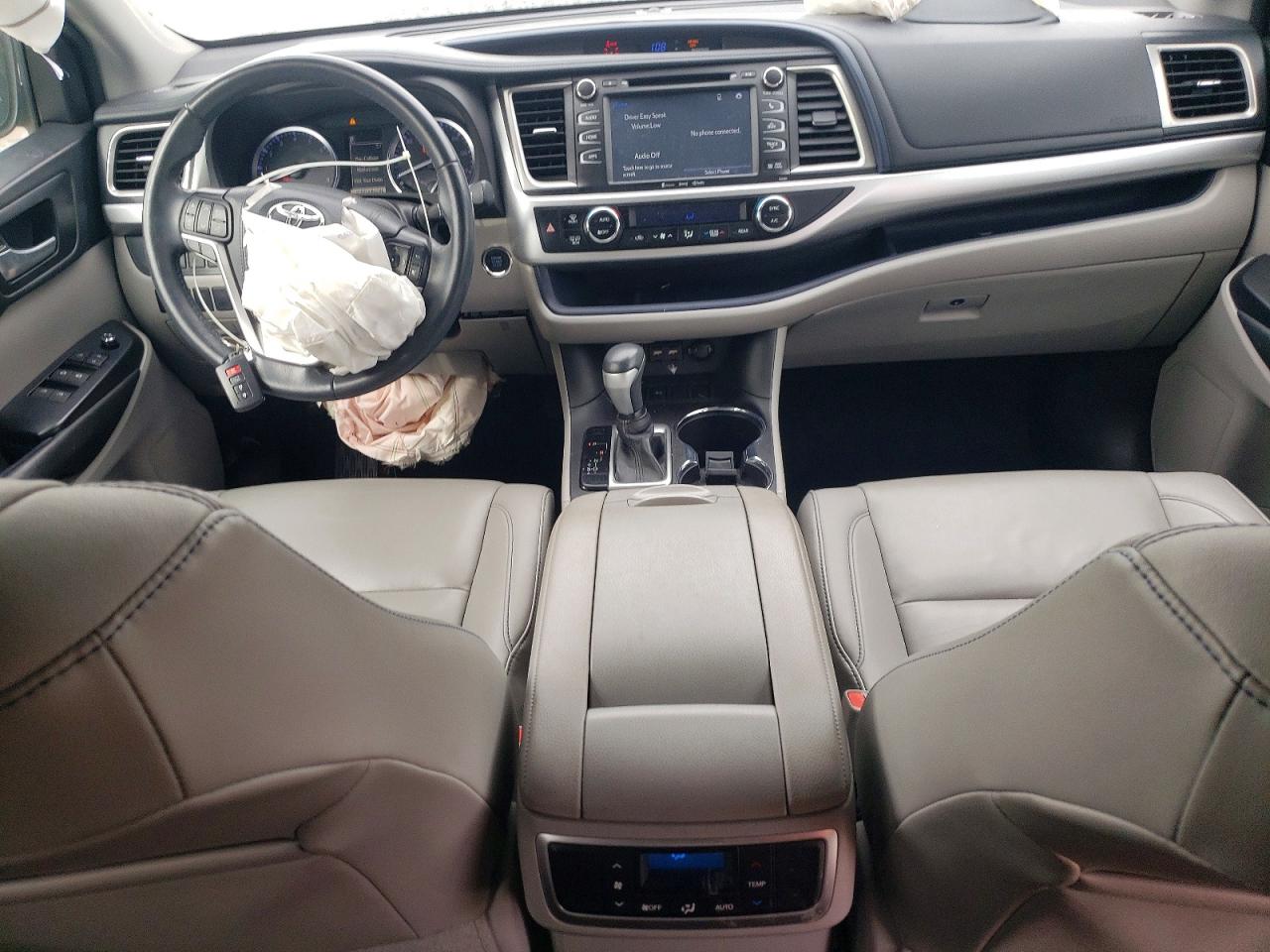 2019 TOYOTA HIGHLANDER SE photo 15