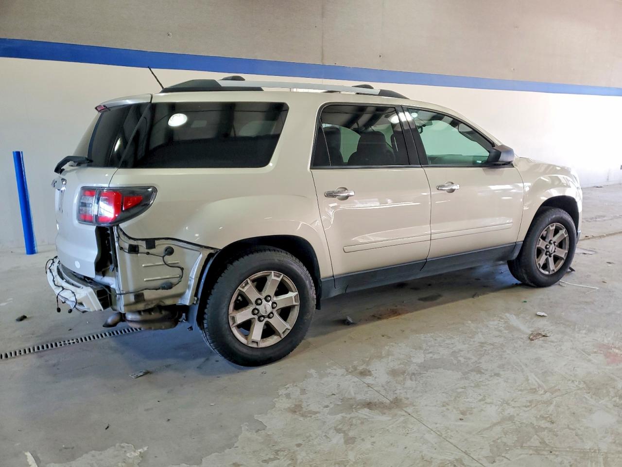 2015 GMC ACADIA SLE photo 3