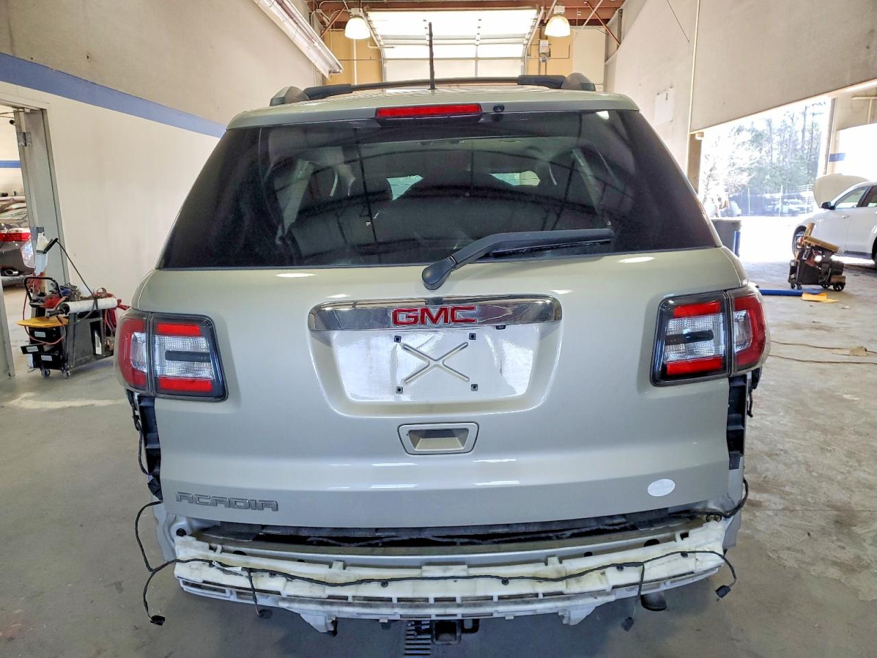 2015 GMC ACADIA SLE photo 6
