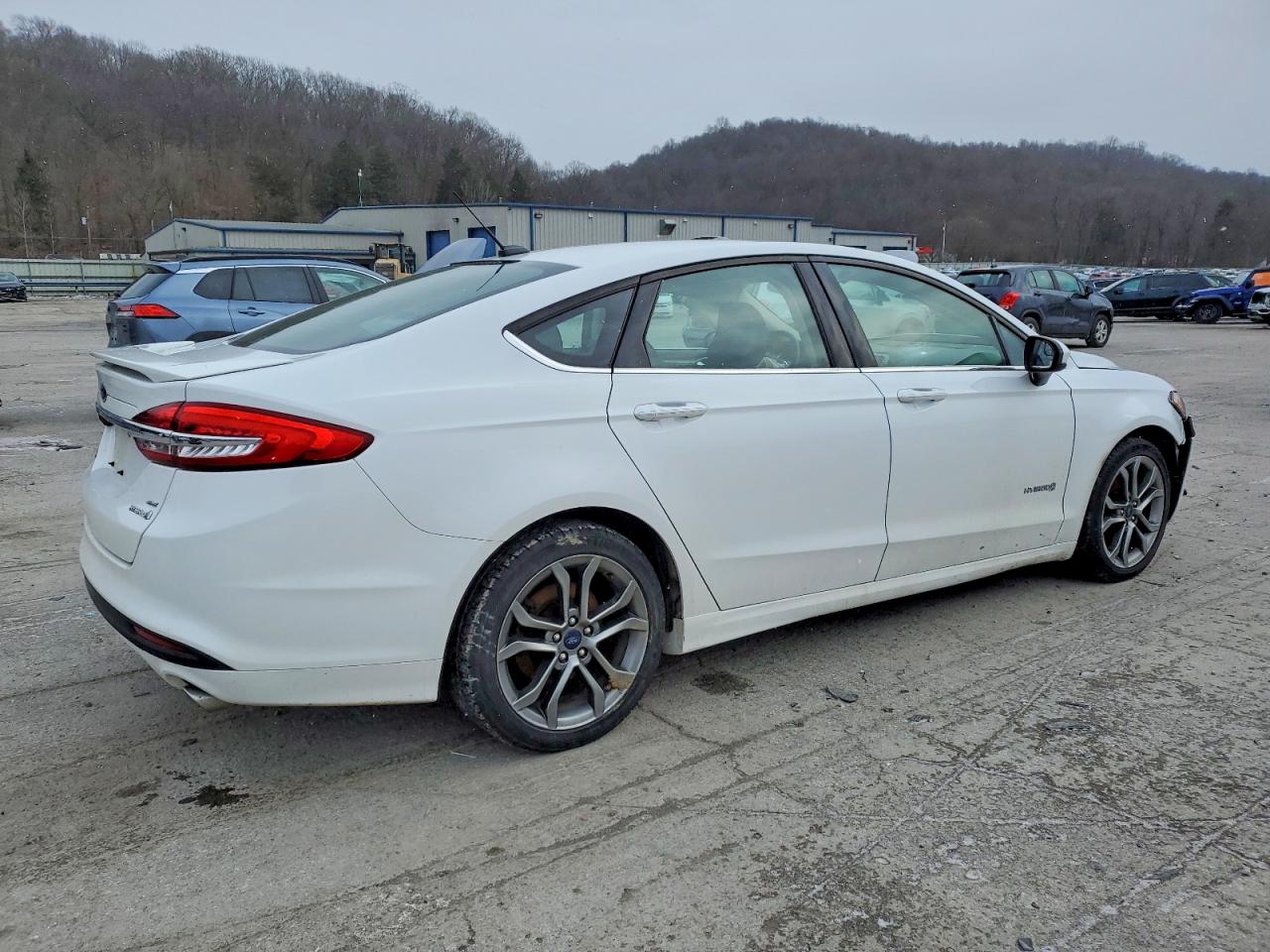 2017 FORD FUSION SE HYBRID photo 3