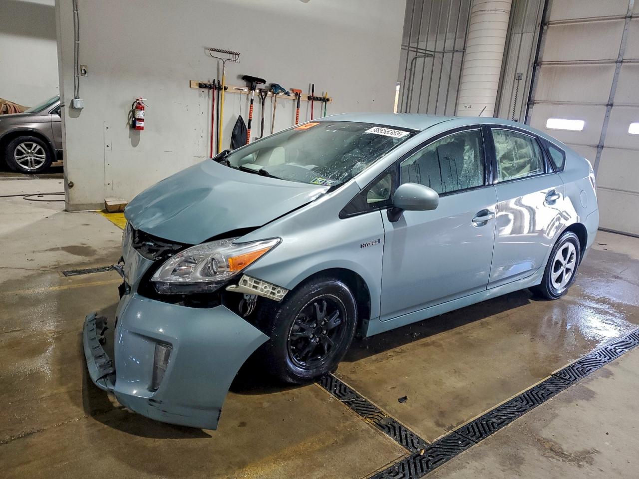 2015 TOYOTA PRIUS