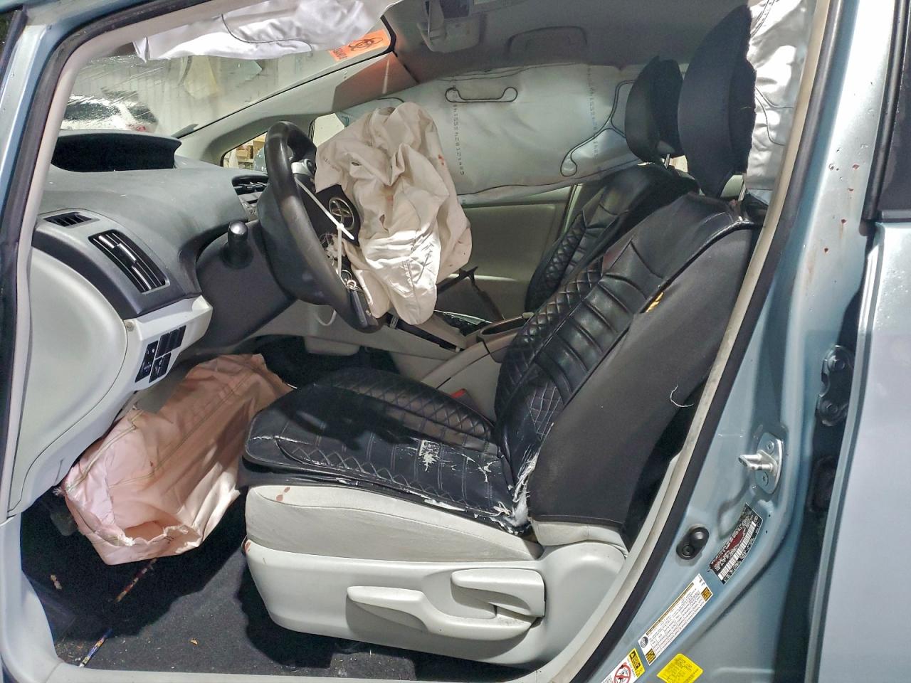 2015 TOYOTA PRIUS photo 7